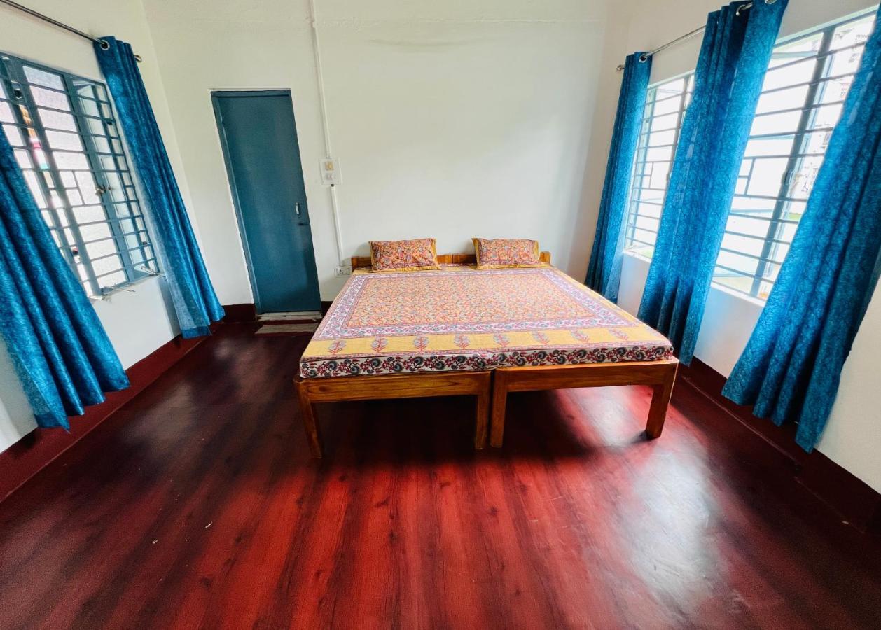 Levi Home Guest House & Retreat Centre Siliguri Exteriör bild